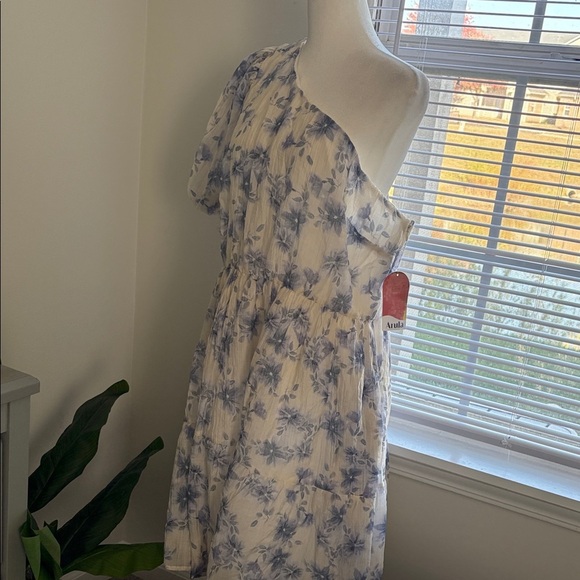 ARULA. Floral One-Shoulder Dress.  SIZE.  1X - Picture 4 of 13